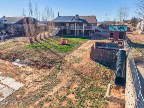 View/Area - 640 N Juniper St, Hildale, UT 84784 photo 4 of 20