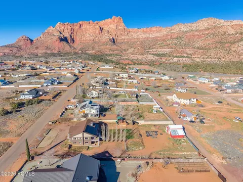 View/Area - 640 N Juniper St, Hildale, UT 84784 photo 11 of 20