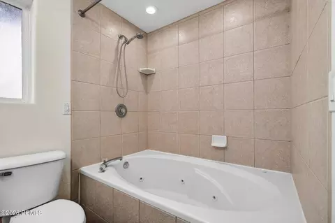 Bath - 640 N Juniper St, Hildale, UT 84784 photo 6 of 9