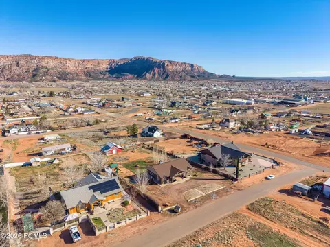 View/Area - 640 N Juniper St, Hildale, UT 84784 photo 16 of 20