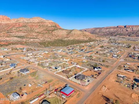 View/Area - 640 N Juniper St, Hildale, UT 84784 photo 9 of 20