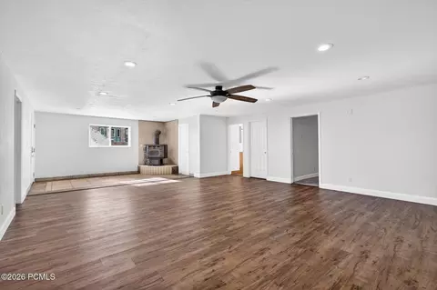 Living - 640 N Juniper St, Hildale, UT 84784 photo 4 of 5