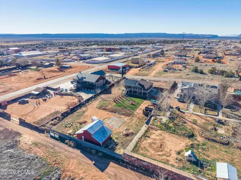 View/Area - 640 N Juniper St, Hildale, UT 84784 photo 13 of 20