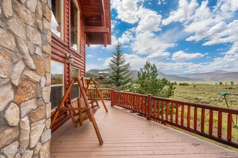 Exterior - 425 E Anglers Loop, Panguitch, UT 84759 photo 2 of 10