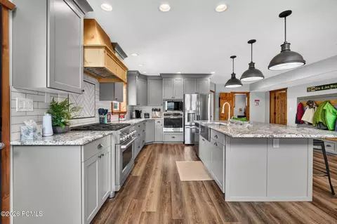 Kitchen - 425 E Anglers Loop, Panguitch, UT 84759 photo 3 of 8