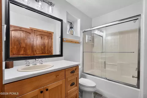 Bath - 425 E Anglers Loop, Panguitch, UT 84759 photo 5 of 7