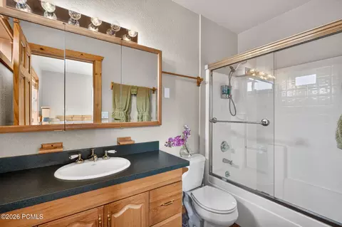Bath - 425 E Anglers Loop, Panguitch, UT 84759 photo 6 of 7