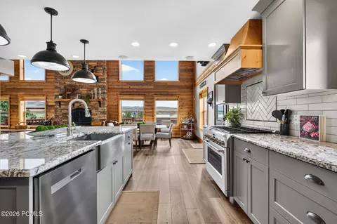 Kitchen - 425 E Anglers Loop, Panguitch, UT 84759 photo 5 of 8