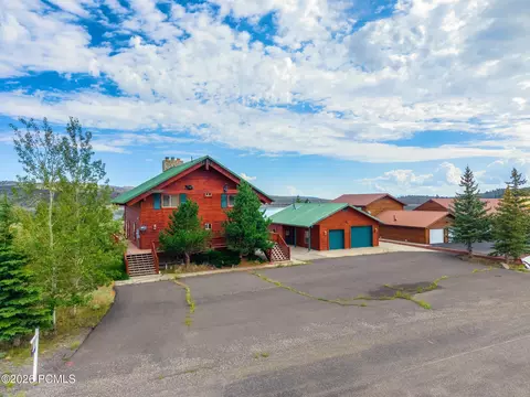 Exterior - 425 E Anglers Loop, Panguitch, UT 84759 photo 7 of 10