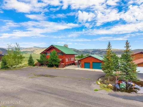 Exterior - 425 E Anglers Loop, Panguitch, UT 84759 photo 8 of 10