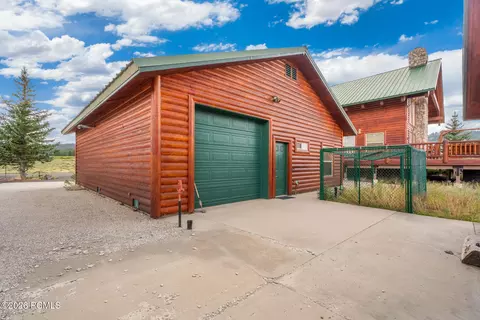 Exterior - 425 E Anglers Loop, Panguitch, UT 84759 photo 5 of 10