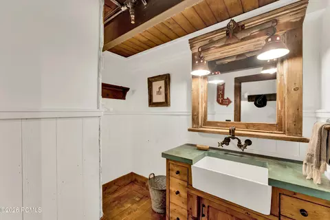 Bath - 2983 E Ridgetop Dr, Sundance, UT 84604 photo 1 of 6