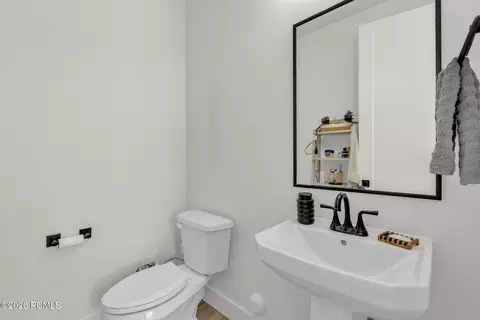 Bath - 331 S 680 W, Centerville, UT 84014 photo 2 of 2