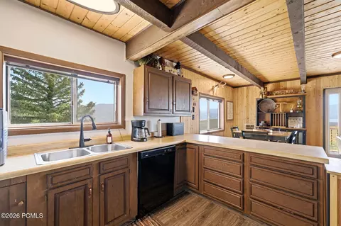 Kitchen - 8750 E Soldier Creek Way, Daniel, UT 84032 photo 1 of 2