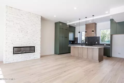 Living - 487 W Ascent Dr, Hideout, UT 84036 photo 3 of 7