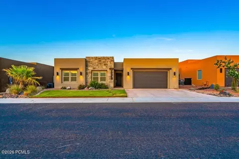 3227 S Hideaway Pl, Hurricane, UT 84737