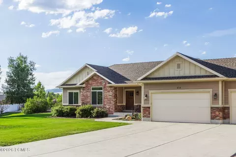 Exterior - 454 W 4200 N, Oakley, UT 84055 photo 4 of 13