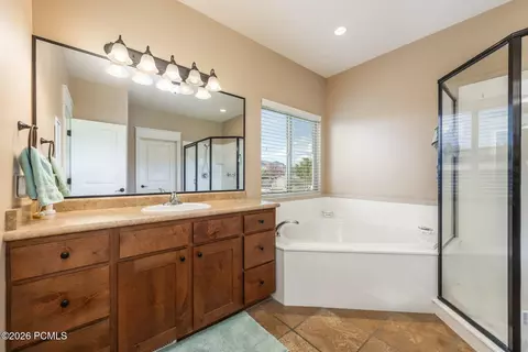 Bath - 454 W 4200 N, Oakley, UT 84055 photo 1 of 4