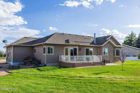 Exterior - 454 W 4200 N, Oakley, UT 84055 photo 2 of 13
