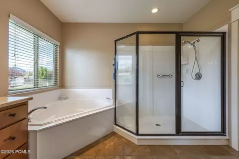 Bath - 454 W 4200 N, Oakley, UT 84055 photo 2 of 4