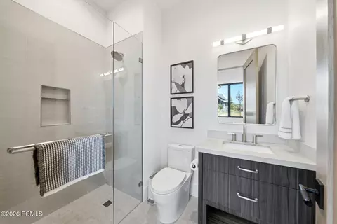 Bath - 1230 E Longview Dr, Hideout, UT 84036 photo 5 of 10