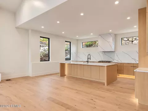 Kitchen - 11386 N White Tail Ct, Hideout, UT 84036 photo 1 of 1