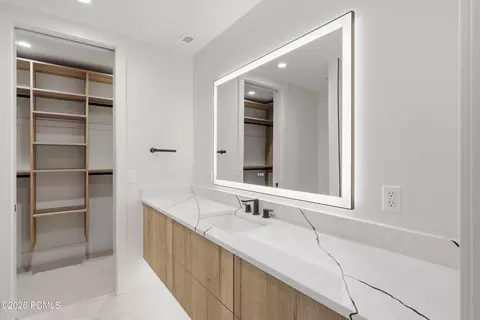 Bath - 11386 N White Tail Ct, Hideout, UT 84036 photo 4 of 4