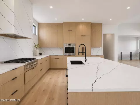 Kitchen - 11386 N White Tail Ct, Hideout, UT 84036 photo 3 of 6
