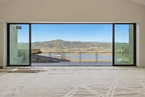 Living - 11386 N White Tail Ct, Hideout, UT 84036 photo 2 of 5