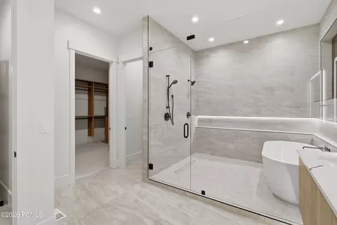 Bath - 11386 N White Tail Ct, Hideout, UT 84036 photo 2 of 4