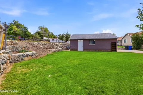 Exterior - 2983 S Orchard Dr, Bountiful, UT 84010 photo 10 of 11
