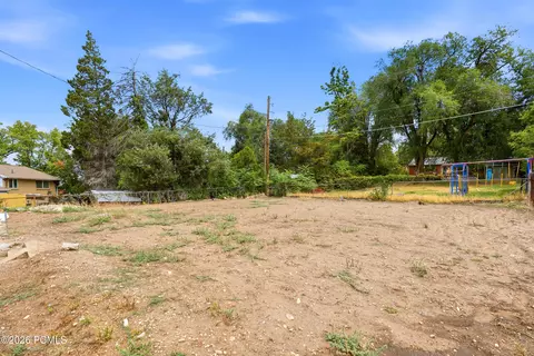 Exterior - 2983 S Orchard Dr, Bountiful, UT 84010 photo 9 of 11