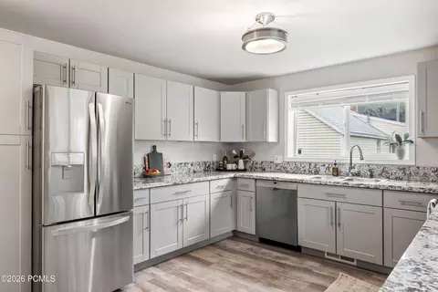 Kitchen - 75 E 100 North N, Midway, UT 84049 photo 2 of 4