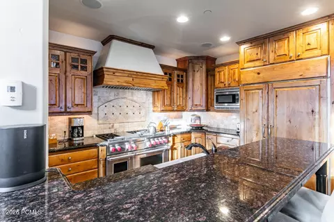 Kitchen - 8789 Marsac Ave #B5, Park City, UT 84060 photo 2 of 3