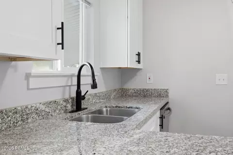 Kitchen - 1447 E Mulberry Way, Sandy, UT 84093 photo 4 of 4