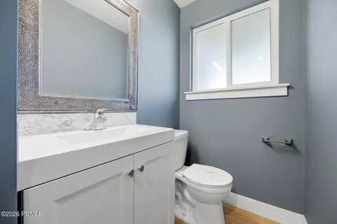 Bath - 1447 E Mulberry Way, Sandy, UT 84093 photo 3 of 4