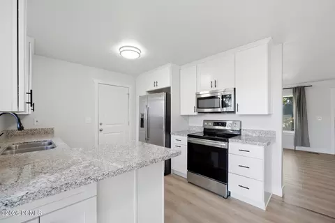 Kitchen - 1447 E Mulberry Way, Sandy, UT 84093 photo 3 of 4