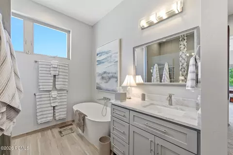 Bath - 2300 River Meadows Pkwy, Midway, UT 84049 photo 3 of 7