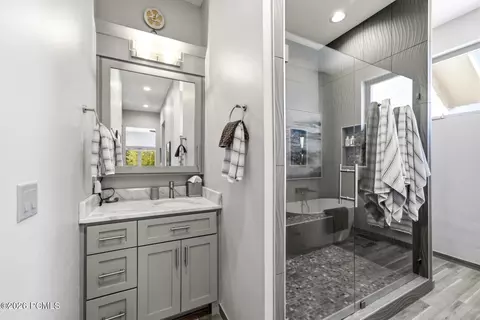 Bath - 2300 River Meadows Pkwy, Midway, UT 84049 photo 2 of 7