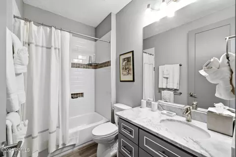 Bath - 2300 River Meadows Pkwy, Midway, UT 84049 photo 6 of 7