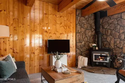 Living - 1764 W Upper Canyon Dr, Midway, UT 84049 photo 4 of 6