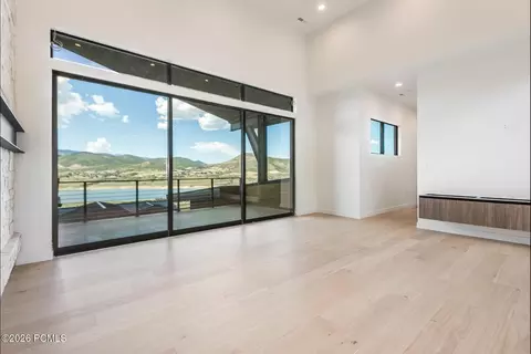 Living - 693 E Longview Dr, Hideout, UT 84036 photo 5 of 9