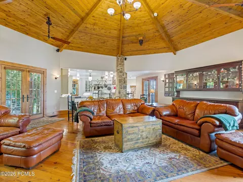 Living - 252 N 400 East E, Centerville, UT 84014 photo 5 of 5