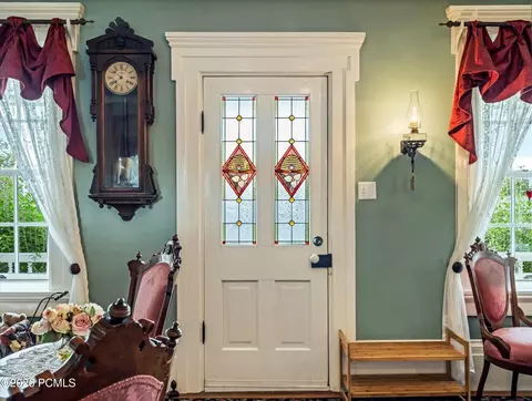 Entry Way - 252 N 400 East E, Centerville, UT 84014 photo 1 of 8