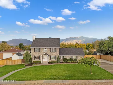 9707 S Dunsinane Dr, South Jordan, UT 84009