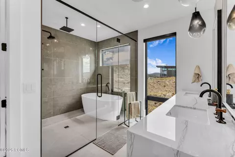 Bath - 4072 E Harris Way, Kamas, UT 84036 photo 5 of 6