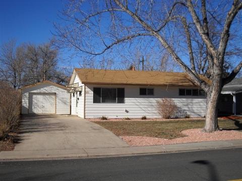 975 Moline St, Aurora, CO 80010 photo 1