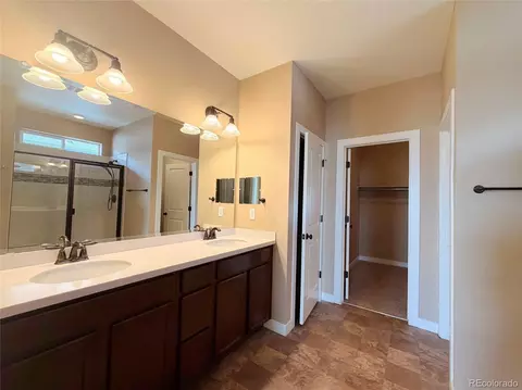 Bath - 24336 E Links Pl, Aurora, CO 80016 photo 2 of 3