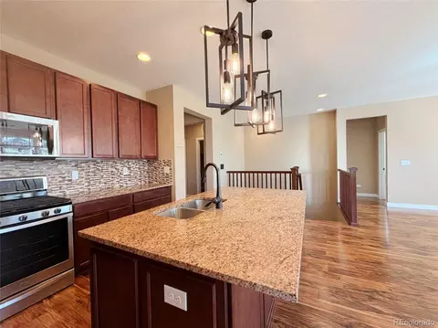 Kitchen - 24336 E Links Pl, Aurora, CO 80016 photo 2 of 2