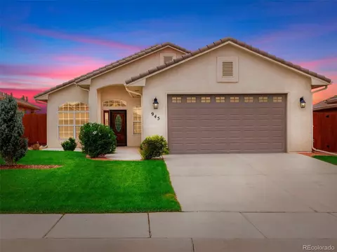 945 Plumcrest Dr, Pueblo, CO 81005
